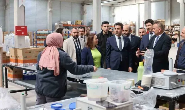 Vali Aygöl, seramik fabrikasına ziyaret