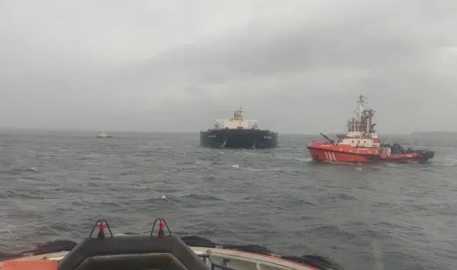 Çanakkale Boğazı'nda makine arızası yapan gemi güvenli bölgeye demirletildi, boğaz çift yönlü trafiğe açıldı