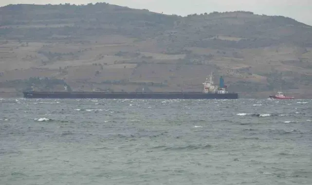 Çanakkale Boğazı'nda kuru yük gemisi arıza yaptı, boğaz çift yönlü trafiğe kapatıldı