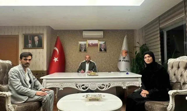 Yeniden Refah Partisi'nin kadın kolları ve gençlik kolları başkanı AK Parti'ye geçti