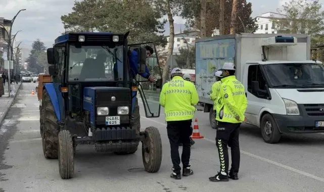 Tatvan'da kış lastiği denetimi yapıldı