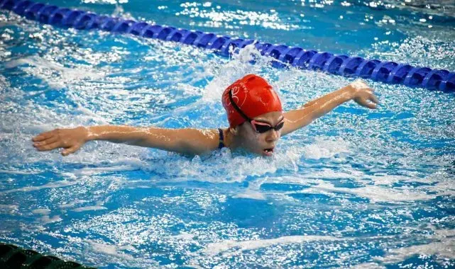 Balıkesir'de Yüzme Ulusal Gelişim Projesi Ligi Bölge müsabakaları başladı