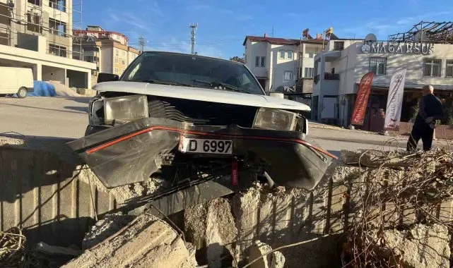 Polisin 'dur' ihtarına uymayarak kaçan sürücü kaza yapınca yakalandı