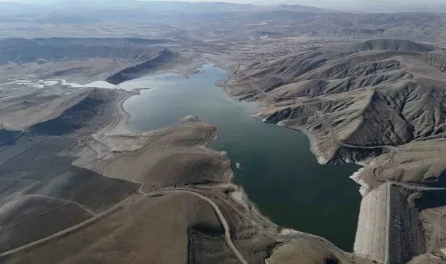 Kuraklığın vurduğu Sivas'ta geniş bir alanda sulu tarım kısıtlandı