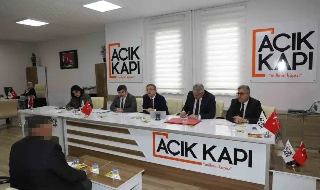 Kars Valisi Ziya Polat, Açık Kapı'da vatandaşları dinledi