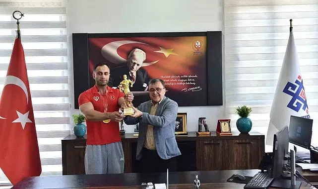 Altıeylül'ün sporcusu Ömer Pullu Türkiye şampiyonu oldu