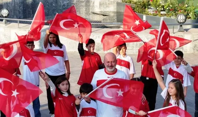 Başkan Çolakbayrakdar'dan milli maça özel klip