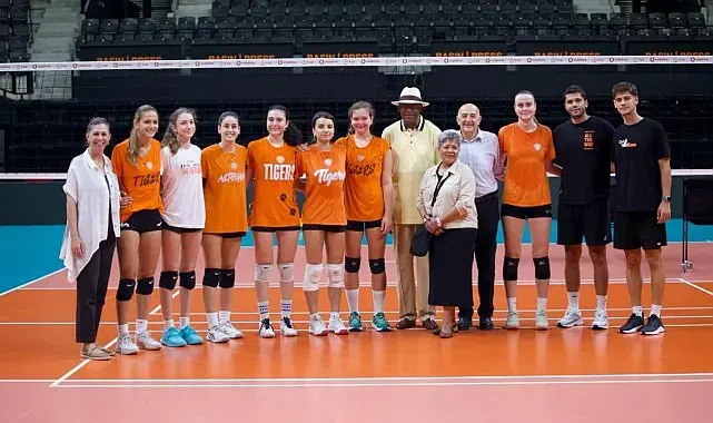 Eczacıbaşı Spor Kulübü, 60. yılında basketbol efsanelerini yeni evinde ağırladı