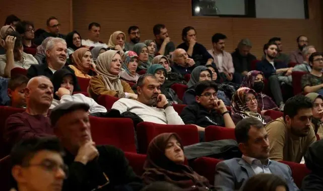 Kültür Sanat Etkinlikleri 'Ahmet Özhan ile Müzikli Sohbet' programı ile devam etti