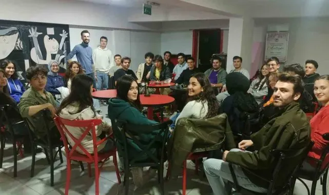 Ceren Özdemir Gençlik Merkezi'nde gençler için 12 farklı atölye