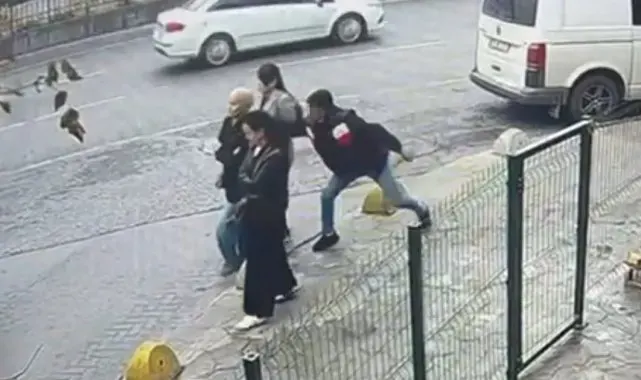 Beyoğlu'nda Türkmenistan'lı kadın turiste kapkaç kamerada