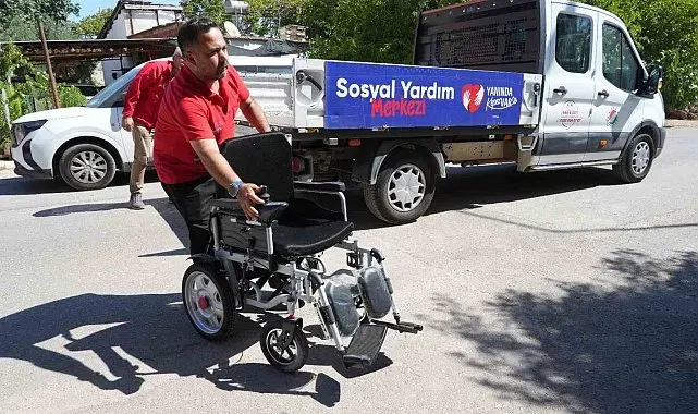 Başkan Kocagöz engelli vatandaşın akülü sandalye talebini saatler içinde yerine getirdi
