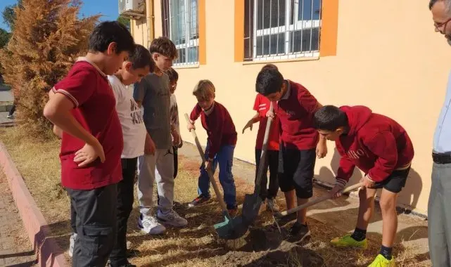 Köyceğiz'de bir iyilik bir fidan için pedal çevirdiler