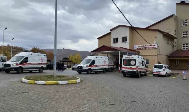 Kamyonet şarampole yuvarlandı: 5 yaralı