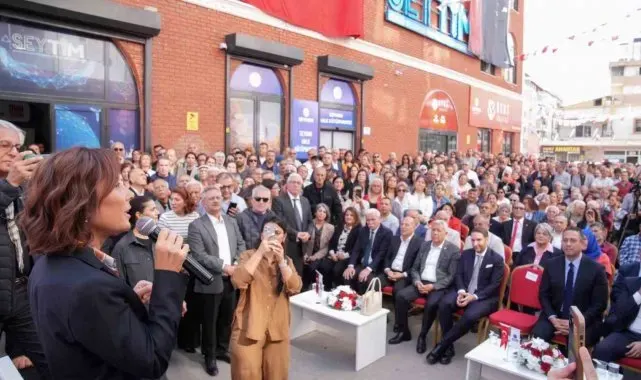 Seyhan Belediyesi Kent Lokantalarında "Askıda Yemek" uygulamasına bağış yapan iş insanlarına plaketli teşekkür
