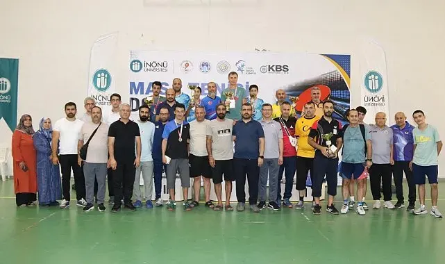 Masa Tenisi Dostluk Ligi'nde kupalar sahiplerini buldu