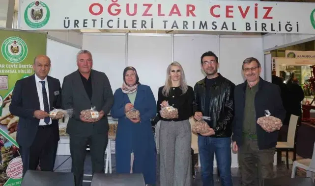 Çorum'da düzenlenen ceviz fuarı yoğun ilgi gördü
