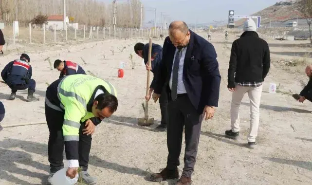 Kütahya OSB'de fidanlar toprakla buluştu