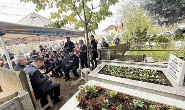 Görevi başında şehit edilen Kaymakam Safitürk, vefatının 8'inci yılında kabri başında anıldı