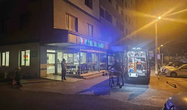 Karşıdan gelen kamyoneti fark edince vagondan atlayan işçi ağır yaralandı