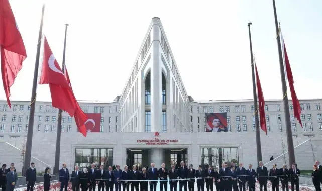 Cumhurbaşkanı Erdoğan: "Bölgemizi kasıp kavuran yıkımların, sınırlarımıza dayanmasını, bizi de yakmaya başlamasını beklemeyeceğiz"