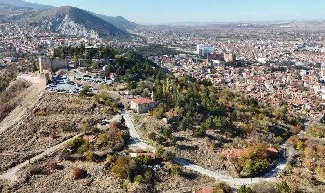Kütahya'da 'Tarihi ve Doğayı Buluşturan Hisar Yürüyüş Yolu'nun ikinci etabı açıldı