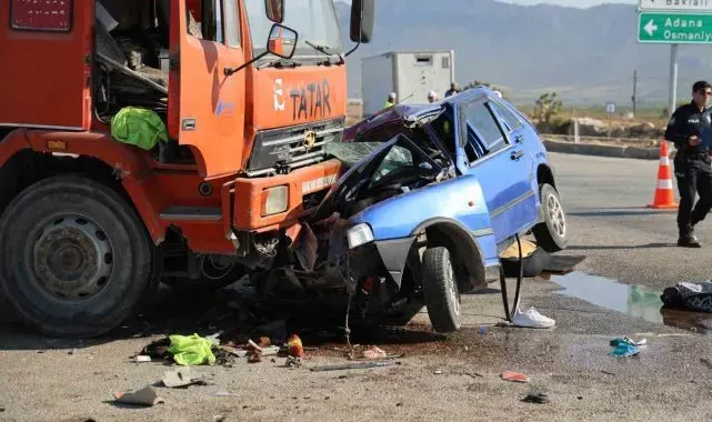 Kamyon ile otomobil çarpıştı: 1 ölü, 1 yaralı