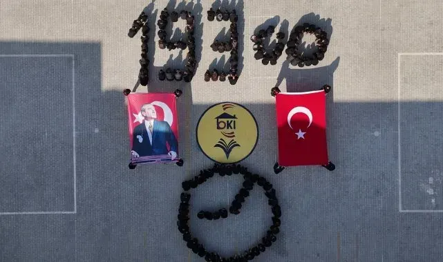 Öğrencilerden mest eden '09.05' ve '1938' koreografisi
