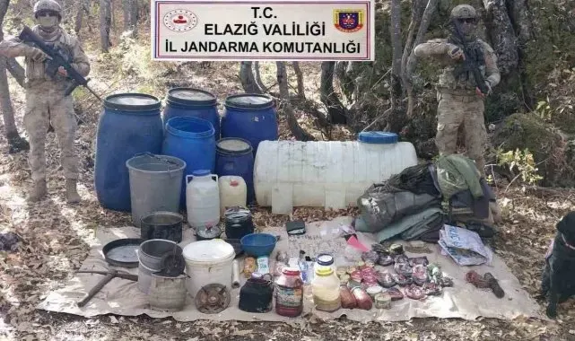 Elazığ'da teröristlere ait 2 sığınak imha edildi