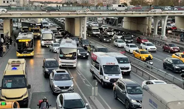 İstanbul trafiğinde 'ara tatil' yoğunluğu