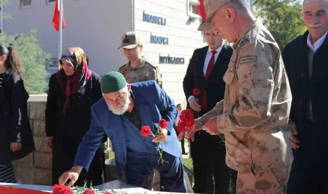 Siirt'te helikopter kazasında şehit olan 17 asker dualarla anıldı