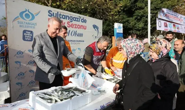 Sultangazi Belediyesi'nden ücretsiz balık dağıtımı