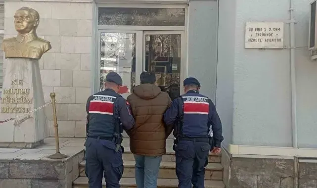 Aranan şahıslar jandarmadan kaçamadı