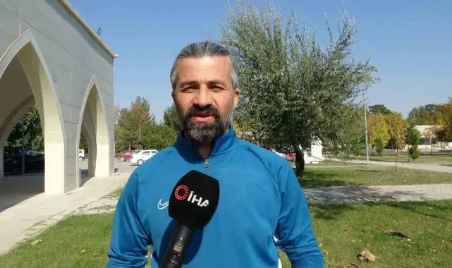 Malatya'da kayısı fidanı dikiminde ve şekil budamasında yapılan hatalara dikkat çekildi
