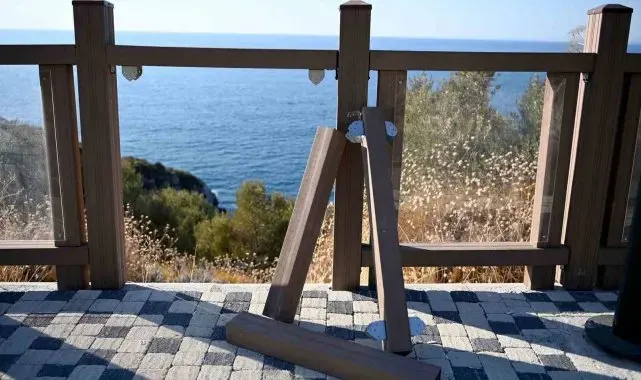 Kuşadası Belediyesi kamu malına zarar verenler ile çalanlardan şikayetçi oldu