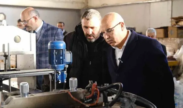 Ağrı Valisi Koç, KOBİ Merkezi ve Ayakkabıcılar Sitesini ziyaret etti