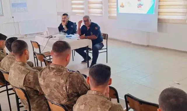 Hatay'da askerlere yangın güvenliği eğitimi verildi