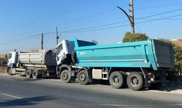 Seyir halindeki iki iş aracı alev aldı