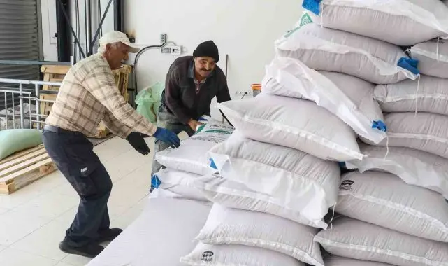 Büyükşehir'den Korkutelili üreticilere 60 ton buğday desteği
