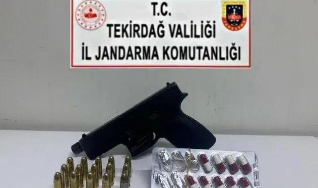 Çorlu'da uyuşturucu operasyonunda hap ve silah ele geçirildi