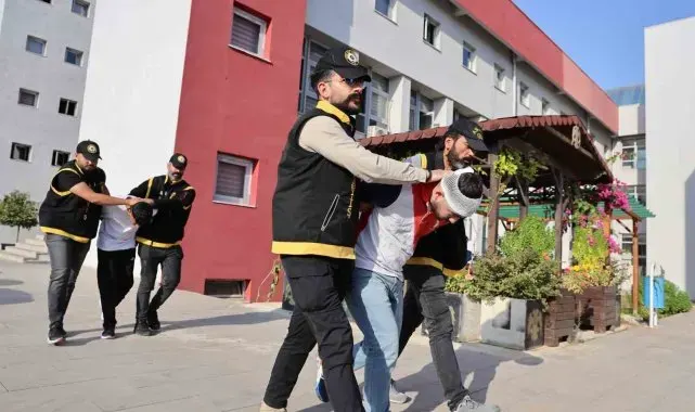 Adana'da kebapçıya silahla saldıran 2 şüpheli tutuklandı