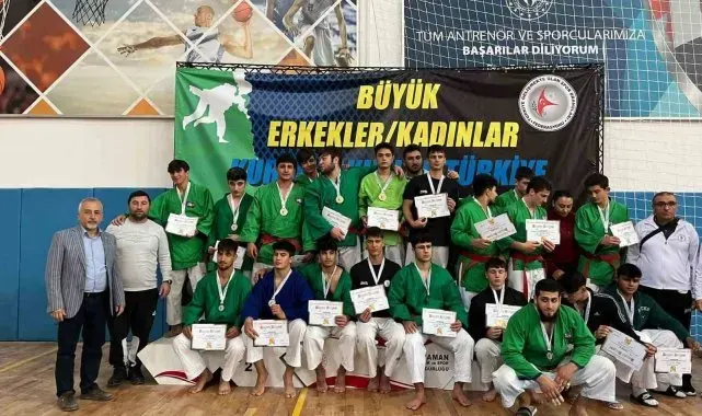 Türkiye Kuraş Şampiyonasında büyük gurur