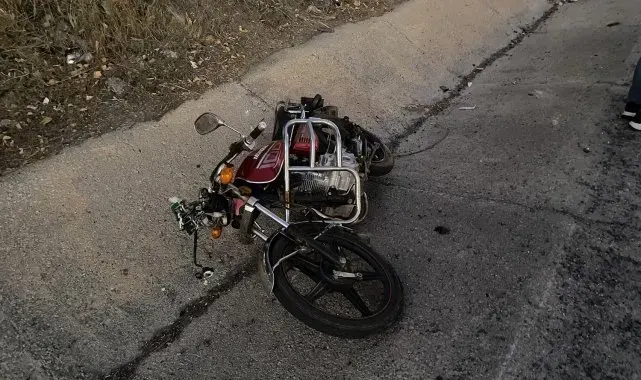 Motosiklet ile otomobil çarpıştı: 1 ağır yaralı