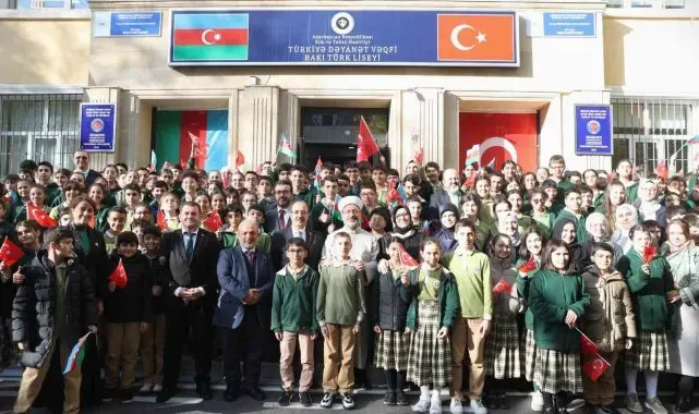 Diyanet İşleri Başkanı Erbaş, TDV Azerbaycan Bakü Türk Lisesi'ni ziyaret etti