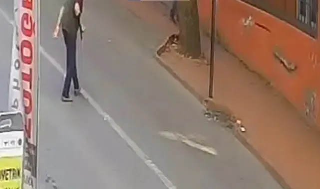Otomobil sürücüsü, yolun karşısına geçmek isteyen adama çarpıp gitti