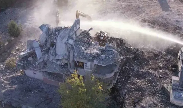 Adıyaman'da depremin izleri silinmeye çalışılıyor