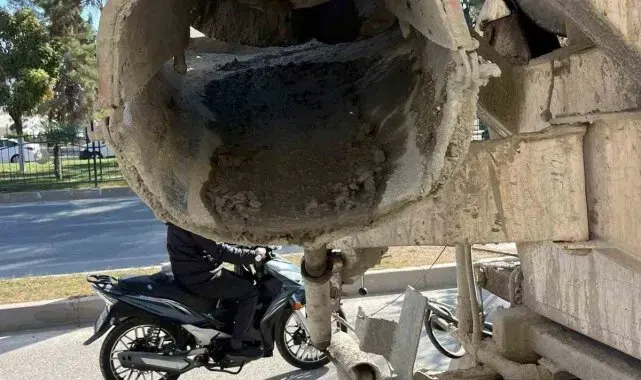 Yolan çimento döken mikser sürücüsüne işlem yapıldı