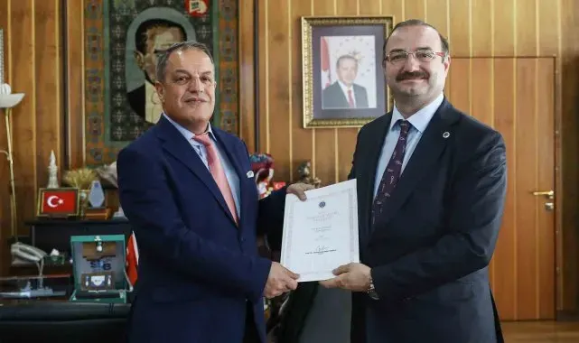 Rektör Hacımüftüoğlu, Irakly Sinyagin madalyası ile ödüllendirilen Prof. Dr. Ercişli'yi misafir etti