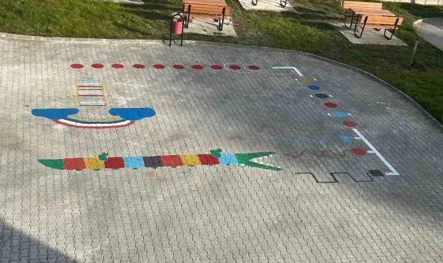 Sorgun'daki okul bahçeleri oyun alanlarıyla renklendi