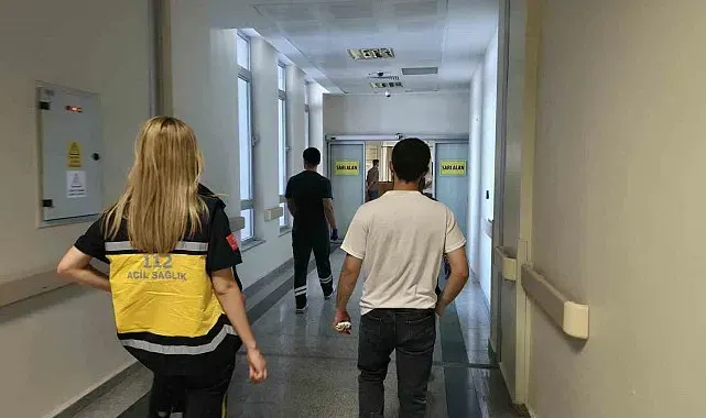 Başına fayans düşen işçi yaralandı
